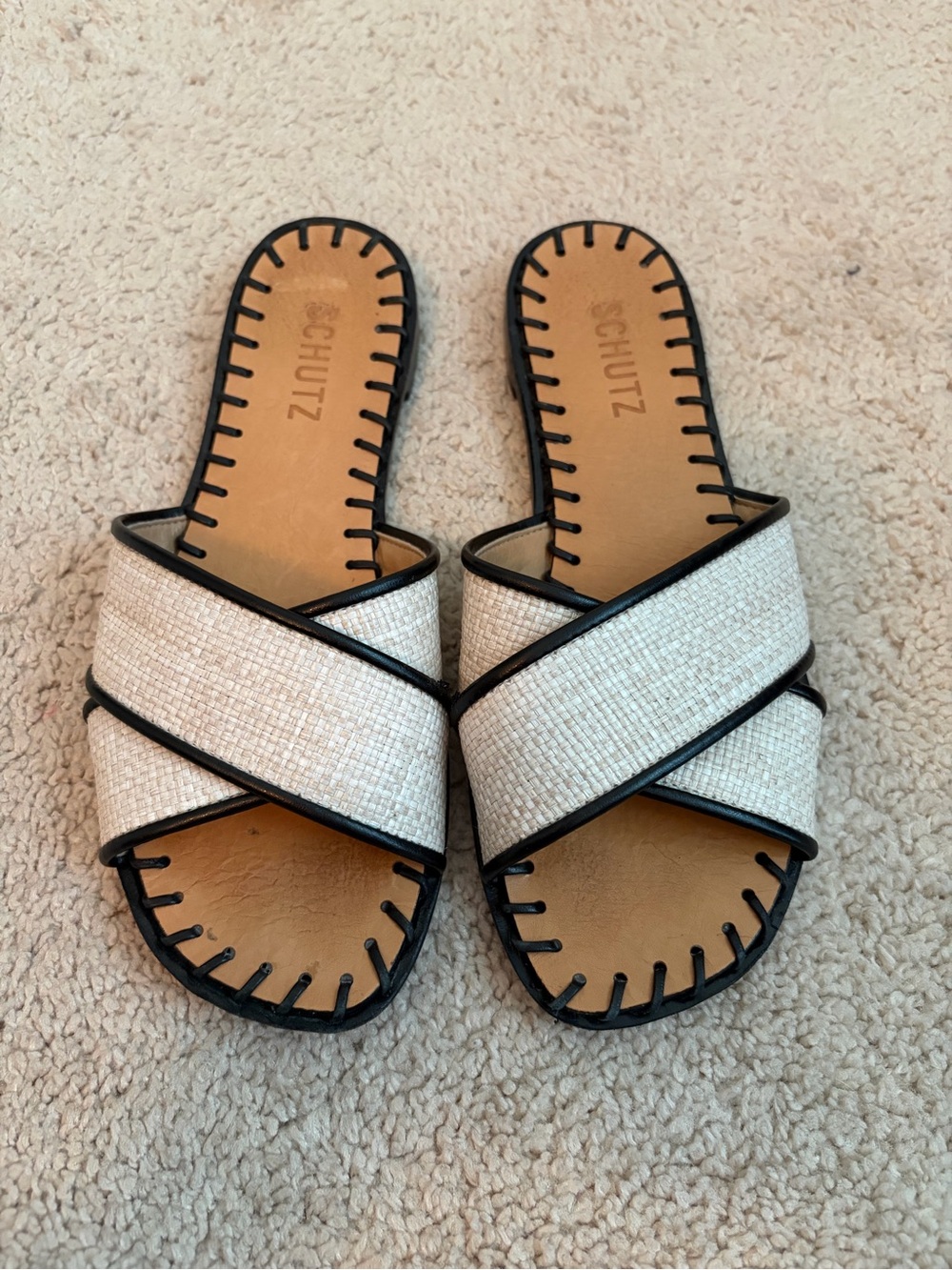 Schutz Alita‎ Flat Sandals Nude Black Women’s Size 6B Strappy Minimalist Leather